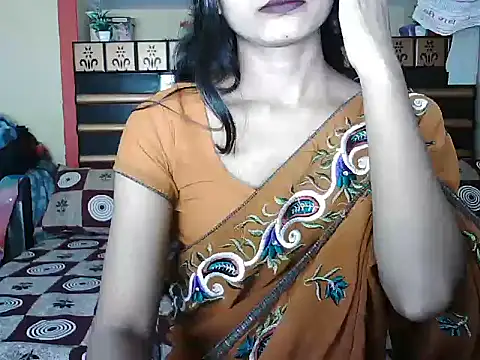 Snapshot of ROSE_GOLDE chatting on October 2, 2025, 2:20 pm ROSE GOLDE online show from October 2, 2025, 2:20 pm