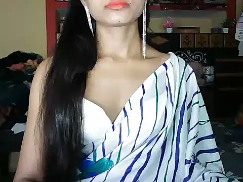 Snapshot of ROSE_GOLDE chatting on October 8, 2025, 4:29 pm ROSE GOLDE online show from October 8, 2025, 4:29 pm