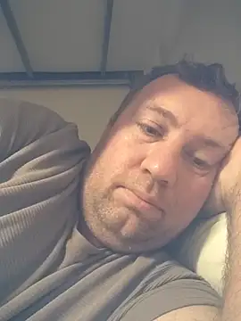 Batuhan3563 online show from November 18, 2025, 4:43 pm