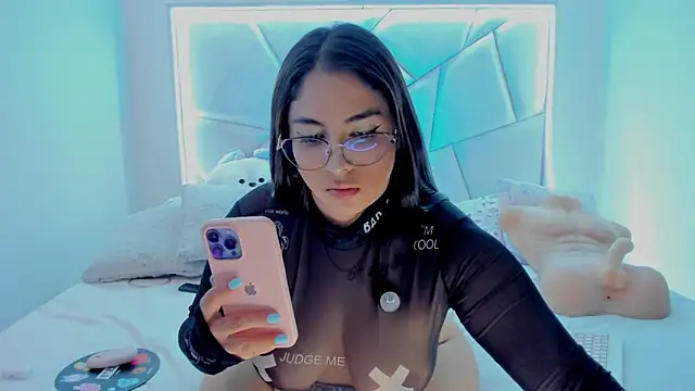 Snapshot of Sweeetcurvyx chatting on October 13, 2025, 3:08 am Sweeetcurvyx online show from October 13, 2025, 3:08 am