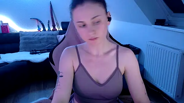 Melly4You online show from May 31, 2026, 8:42 pm