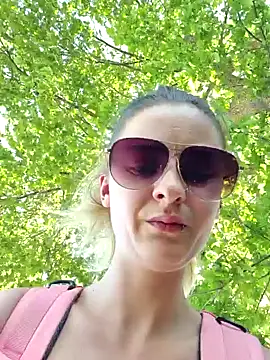Melly4You online show from May 25, 2026, 1:32 pm