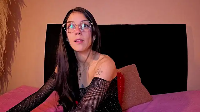 Snapshot of DanielaMonroe chatting on January 7, 2026, 12:37 am DanielaMonroe online show from January 7, 2026, 12:37 am