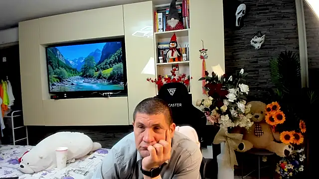 Snapshot of SpartacusDaddy48 chatting on May 16, 2026, 12:20 am SpartacusDaddy48 online show from May 16, 2026, 12:20 am
