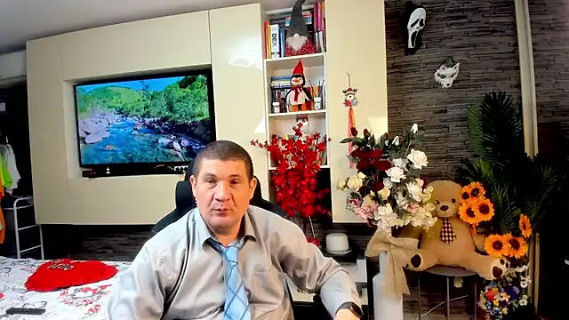 Snapshot of SpartacusDaddy48 chatting on May 19, 2026, 8:21 am SpartacusDaddy48 online show from May 19, 2026, 8:21 am