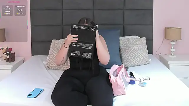 Snapshot of Abby-campbel chatting on January 11, 2026, 9:33 pm Abby-campbel online show from January 11, 2026, 9:33 pm