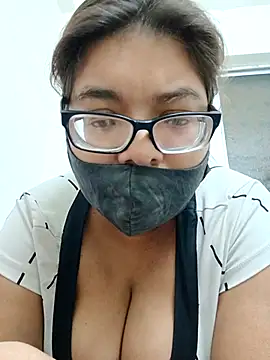 Elie couple143 online show from November 20, 2025, 6:30 pm