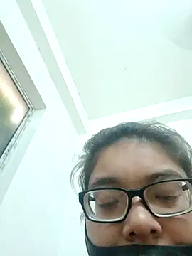 Elie couple143 online show from November 12, 2025, 6:50 am