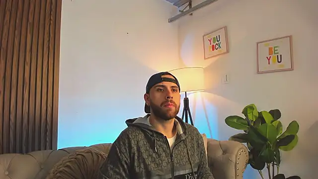 Snapshot of Maximo_Wolff chatting on February 22, 2026, 10:22 pm Maximo Wolff online show from February 22, 2026, 10:22 pm