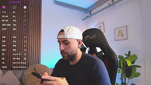 Snapshot of Maximo_Wolff chatting on February 21, 2026, 8:00 pm Maximo Wolff online show from February 21, 2026, 8:00 pm