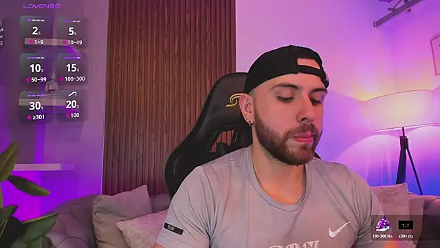 Snapshot of Maximo_Wolff chatting on February 5, 2026, 7:53 pm Maximo Wolff online show from February 5, 2026, 7:53 pm