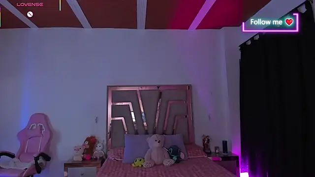 lunaarose online show from February 27, 2026, 3:07 am