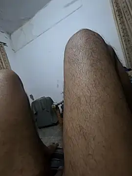 Snapshot of desir3dlund chatting on October 9, 2025, 4:07 pm desir3dlund online show from October 9, 2025, 4:07 pm