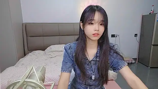 kexin a online show from September 17, 2025, 4:58 am