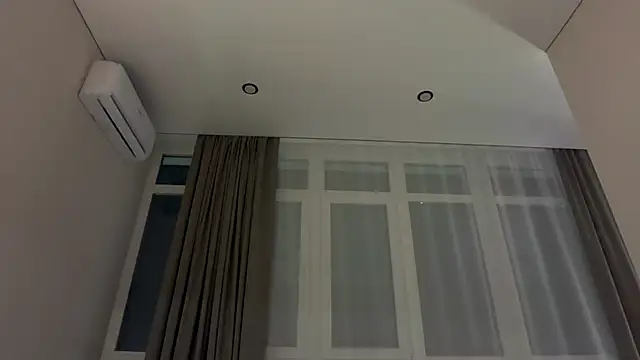 Miaswetty online show from September 26, 2025, 5:09 pm