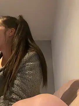 Snapshot of LollyLove_ chatting on February 3, 2026, 9:09 pm LollyLove online show from February 3, 2026, 9:09 pm