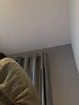 Snapshot of LollyLove_ chatting on February 17, 2026, 9:01 pm LollyLove online show from February 17, 2026, 9:01 pm