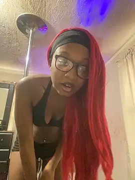 Snapshot of HennessyBaby21 chatting on February 10, 2026, 2:49 pm HennessyBaby21 online show from February 10, 2026, 2:49 pm