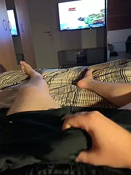 Snapshot of YoungDick004 chatting on October 25, 2025, 12:50 pm YoungDick004 online show from October 25, 2025, 12:50 pm