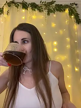 LucieMack online show from April 1, 2026, 6:38 pm