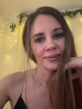 LucieMack online show from February 27, 2026, 5:13 pm