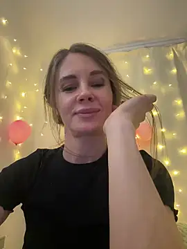 LucieMack online show from February 16, 2026, 4:27 pm