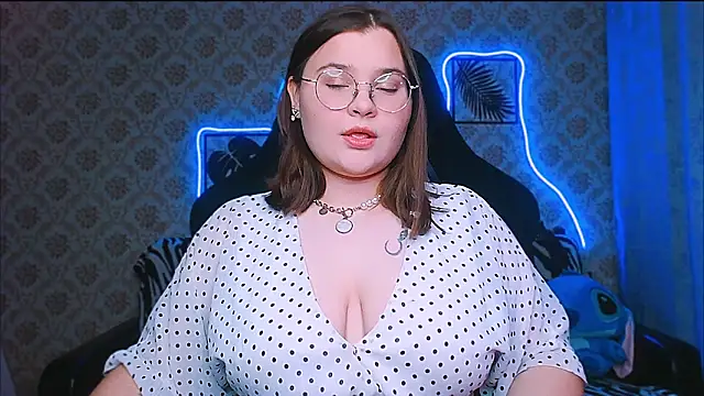 InLoveWithLife26 online show from October 2, 2025, 7:06 pm