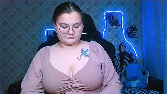 InLoveWithLife26 online show from October 10, 2025, 7:25 pm