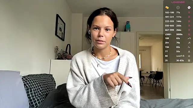 Snapshot of MaydaCornwall chatting on October 10, 2025, 7:09 am MaydaCornwall online show from October 10, 2025, 7:09 am