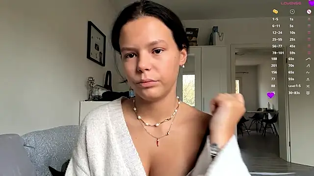 Snapshot of MaydaCornwall chatting on November 14, 2025, 8:07 am MaydaCornwall online show from November 14, 2025, 8:07 am