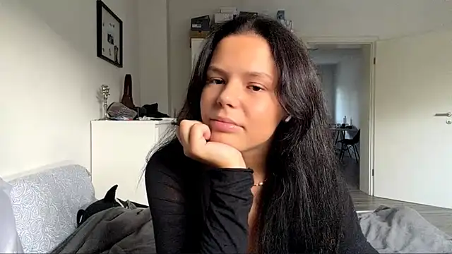 Snapshot of MaydaCornwall chatting on November 2, 2025, 3:06 pm MaydaCornwall online show from November 2, 2025, 3:06 pm