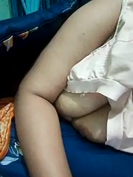 Snapshot of Maria_Mahi chatting on December 13, 2025, 8:04 pm Maria Mahi online show from December 13, 2025, 8:04 pm