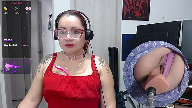 Snapshot of leidydi223 chatting on December 4, 2025, 2:27 pm leidydi223 online show from December 4, 2025, 2:27 pm