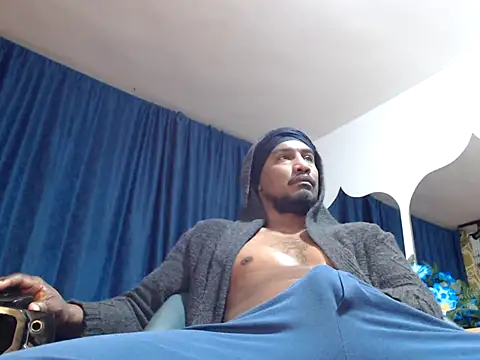 Snapshot of ElCaballeroNegro24 chatting on December 18, 2025, 1:44 am ElCaballeroNegro24 online show from December 18, 2025, 1:44 am