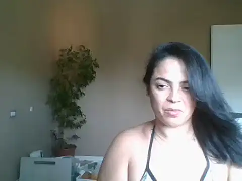 ITALIANASISIXX online show from July 29, 2026, 10:47 am