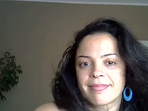 ITALIANASISIXX online show from August 3, 2026, 9:04 am