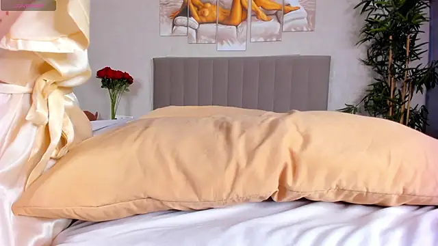 Camilla Kelly online show from March 30, 2026, 1:07 am