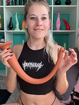 TheRealJessyLey online show from June 18, 2026, 1:38 pm