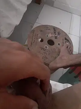 Snapshot of Flaqki chatting on September 20, 2025, 12:37 am Flaqki online show from September 20, 2025, 12:37 am