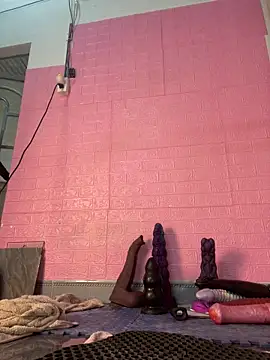 Snapshot of Rose_194 chatting on February 13, 2026, 5:51 am Rose 194 online show from February 13, 2026, 5:51 am