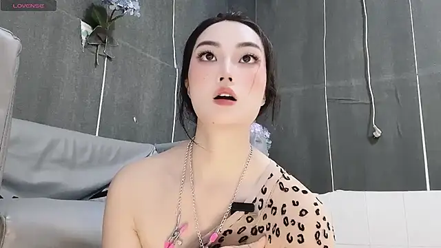 Snapshot of K1oO chatting on November 8, 2025, 12:36 am K1oO online show from November 8, 2025, 12:36 am