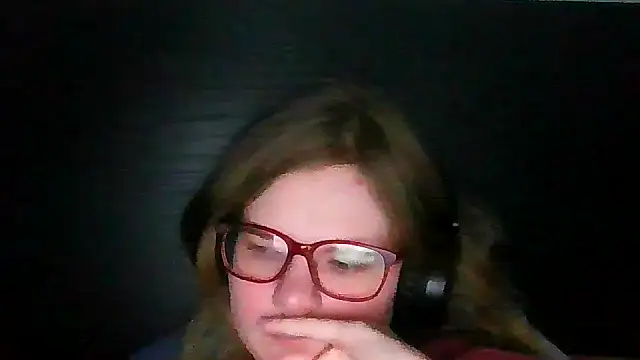 Moonolighta online show from November 19, 2025, 1:44 pm