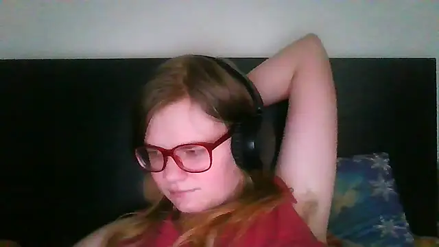 Moonolighta online show from September 29, 2025, 12:33 pm