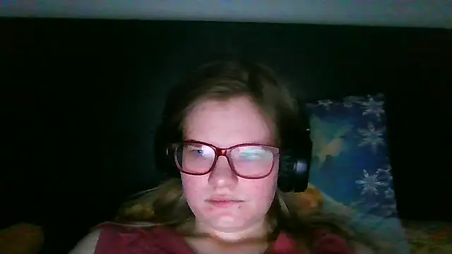 Moonolighta online show from October 8, 2025, 3:35 pm