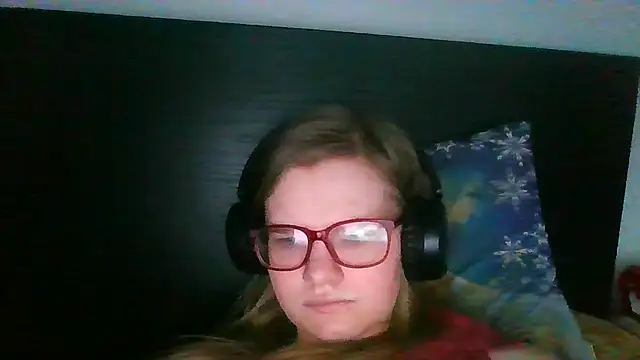 Moonolighta online show from November 5, 2025, 7:55 am