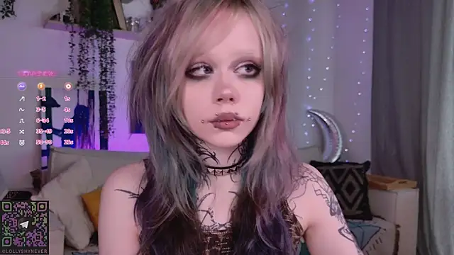 Lollyshy online show from February 19, 2026, 7:49 am