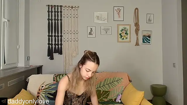 daddyonlyloveme online show from November 1, 2025, 8:14 pm