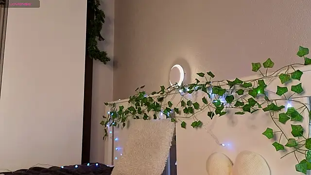 Snapshot of BlushinBloom chatting on February 17, 2026, 6:33 am BlushinBloom online show from February 17, 2026, 6:33 am