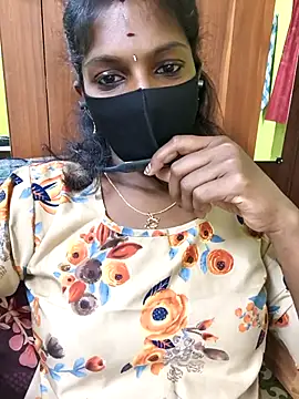 Snapshot of Honey_rosetamil chatting on July 3, 2026, 6:09 am Honey rosetamil online show from July 3, 2026, 6:09 am
