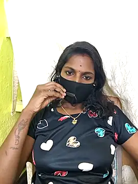 Snapshot of Honey_rosetamil chatting on July 1, 2026, 6:25 am Honey rosetamil online show from July 1, 2026, 6:25 am